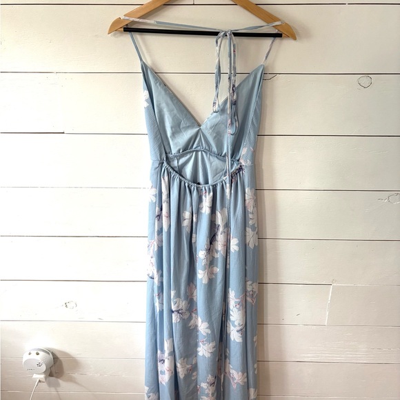 Backless airy floral maxi dress - Picture 6 of 8
